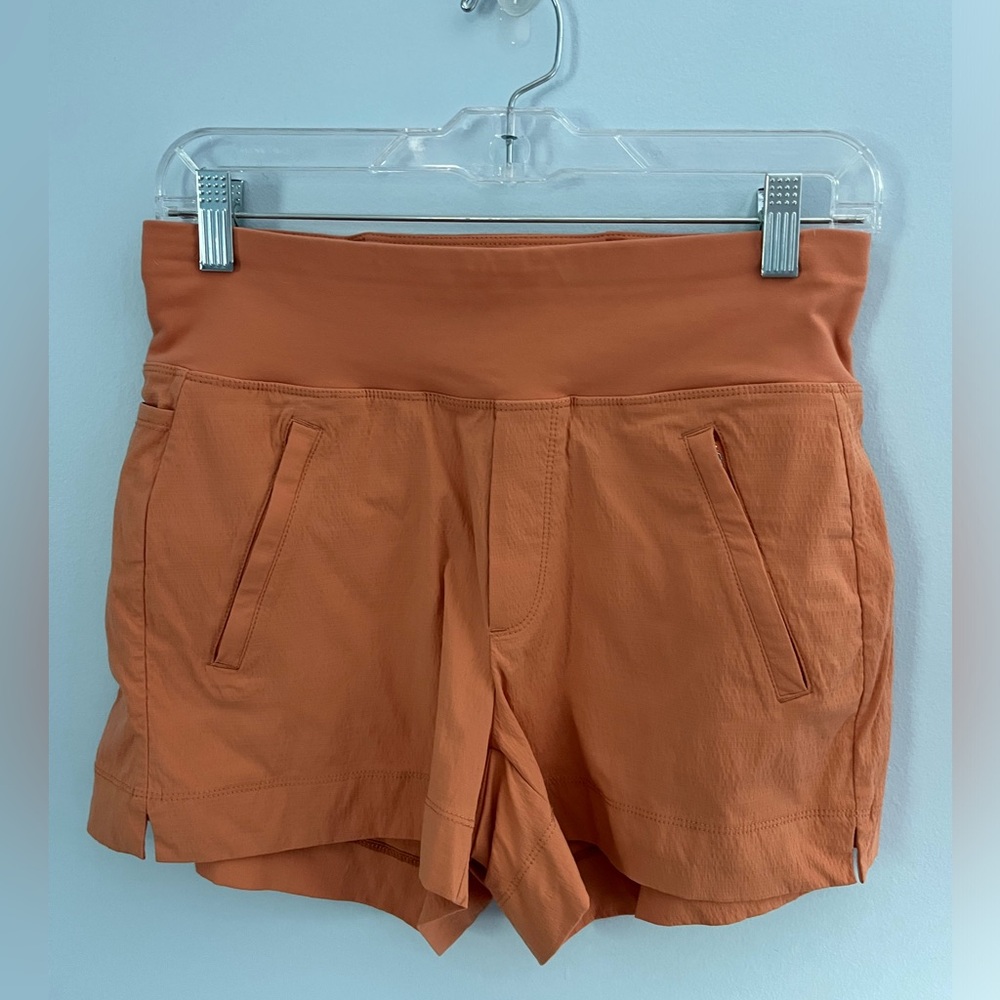Athleta Trekkie North Short 2 Orange